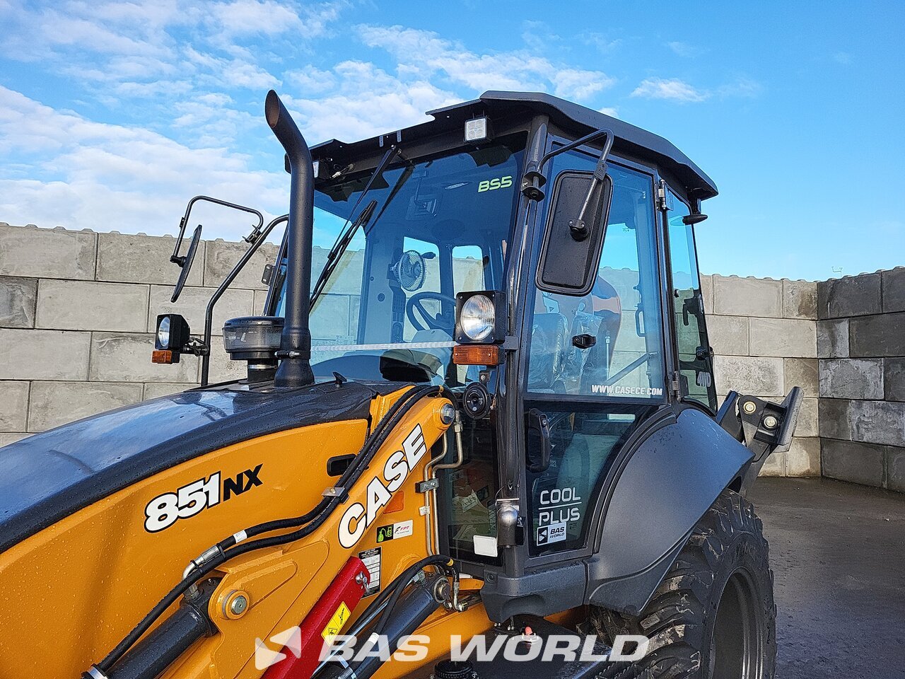 Other : Case 851 NX لودر حفار خلفى