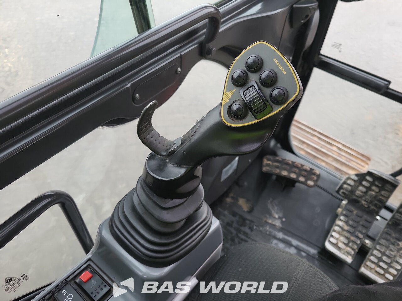 Other : Hitachi ZX300 LC -6 Pelle sur chenilles