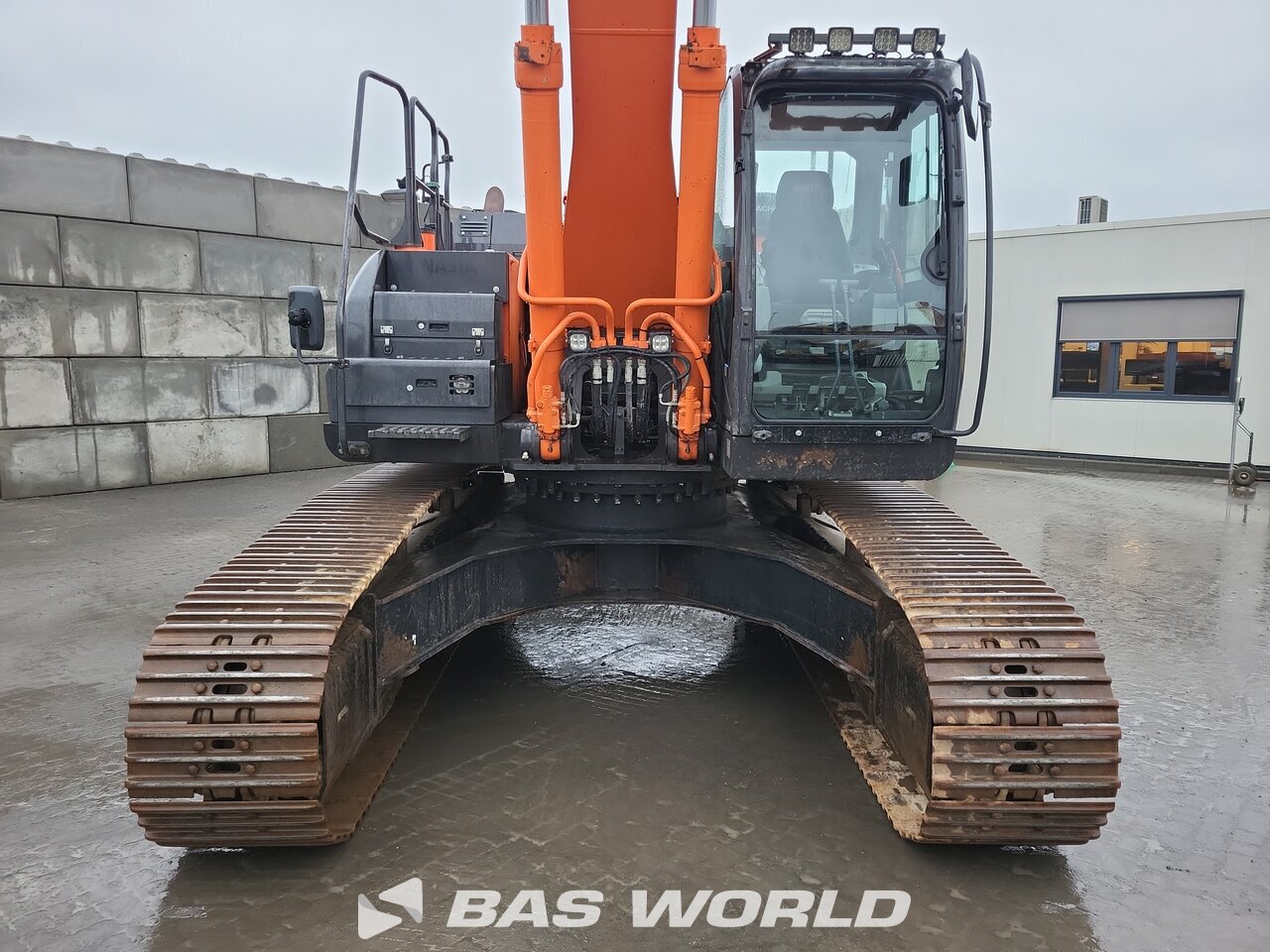 Other : Hitachi ZX300 LC -6 Pelle sur chenilles