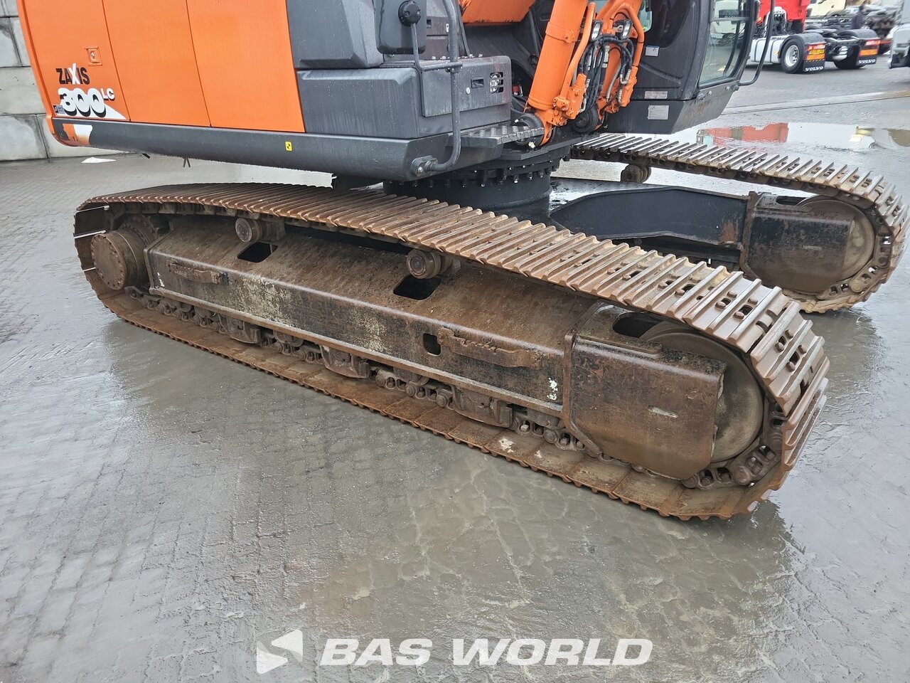 Other : Hitachi ZX300 LC -6 Pelle sur chenilles