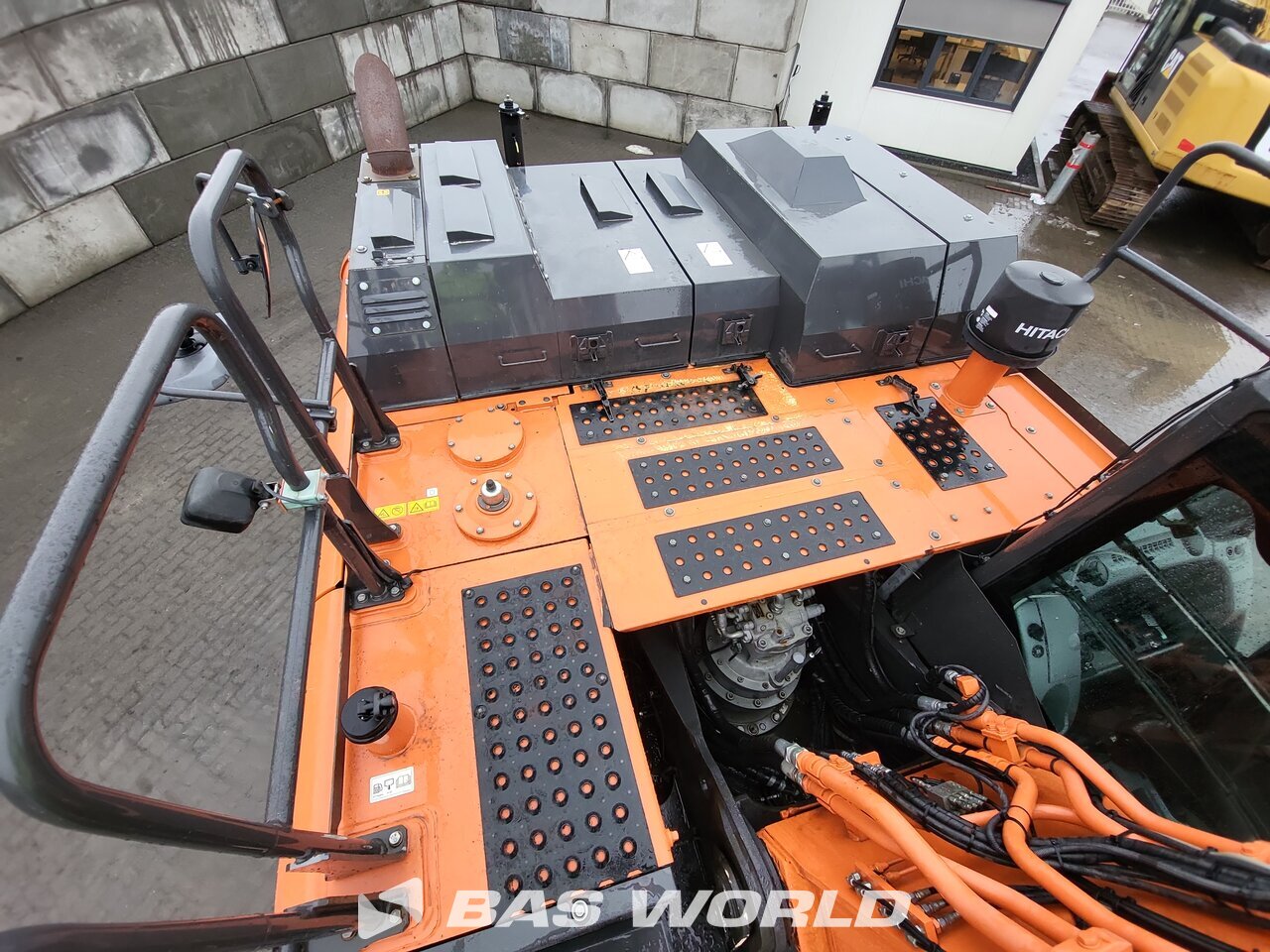Other : Hitachi ZX300 LC -6 Pelle sur chenilles