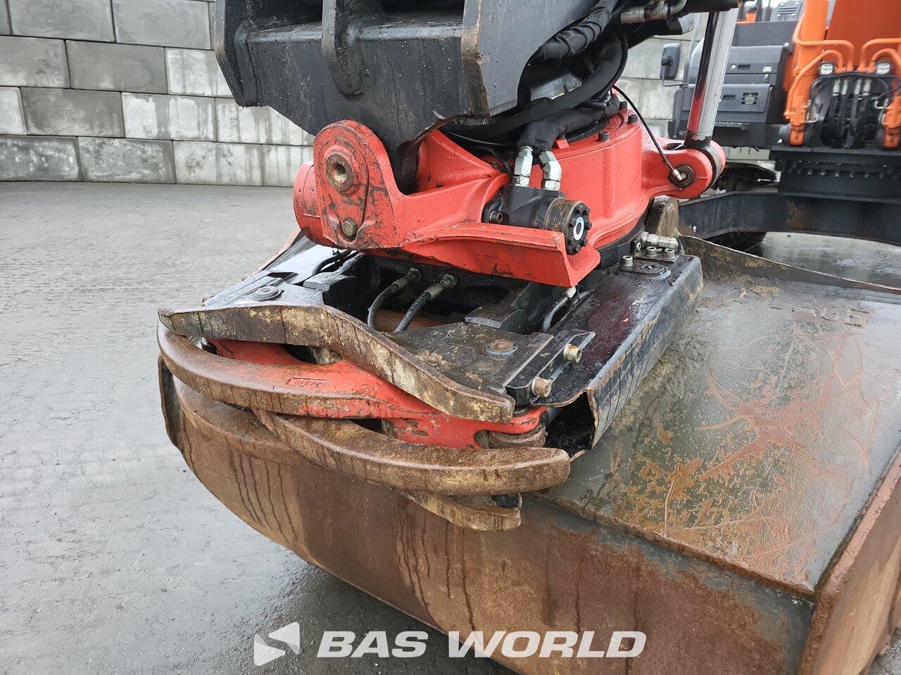 Other : Hitachi ZX300 LC -6 Pelle sur chenilles