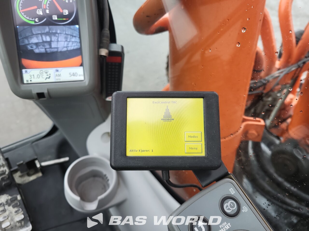Other : Hitachi ZX300 LC -6 Pelle sur chenilles