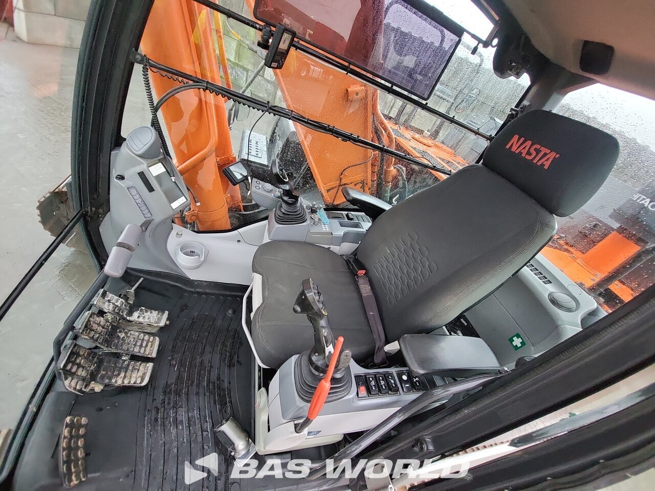 Other : Hitachi ZX300 LC -6 Pelle sur chenilles