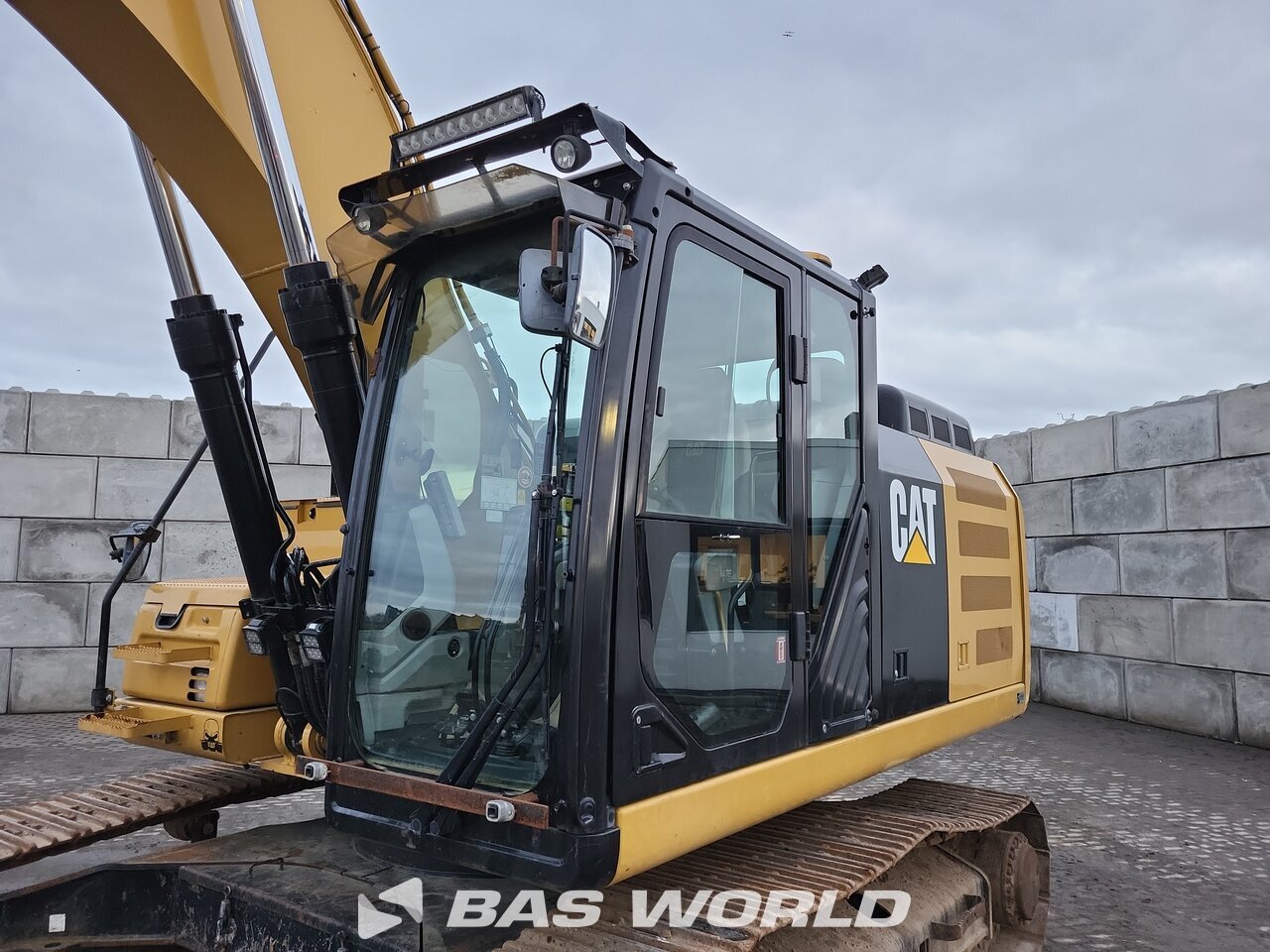 Other : Caterpillar 326 F L Bageri gusjeničari