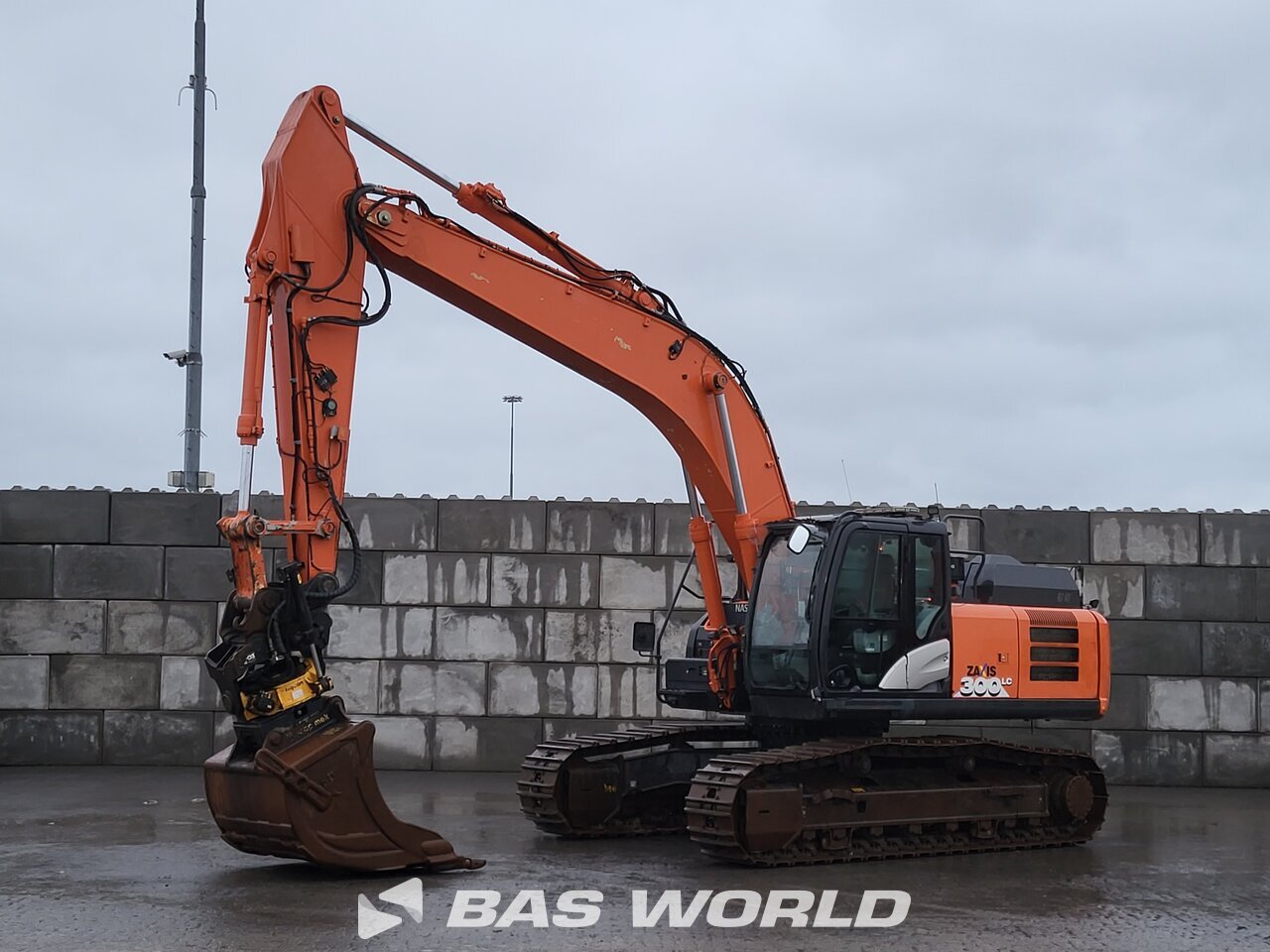 だいすけページ Hitachi ZX300 LC -6 Crawler excavators - BAS World