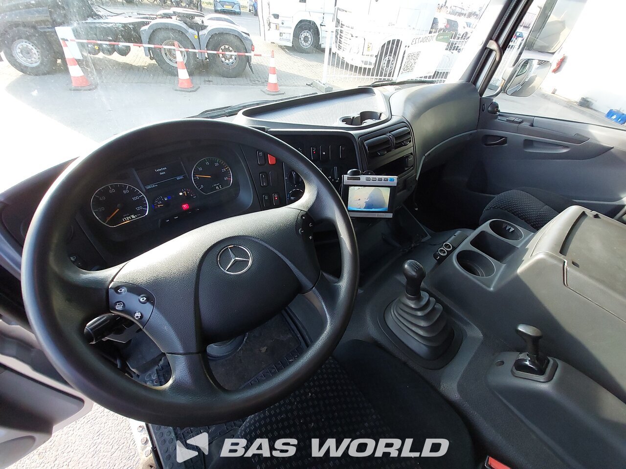 Other : Mercedes Atego 1429 Carrosseries fourgons