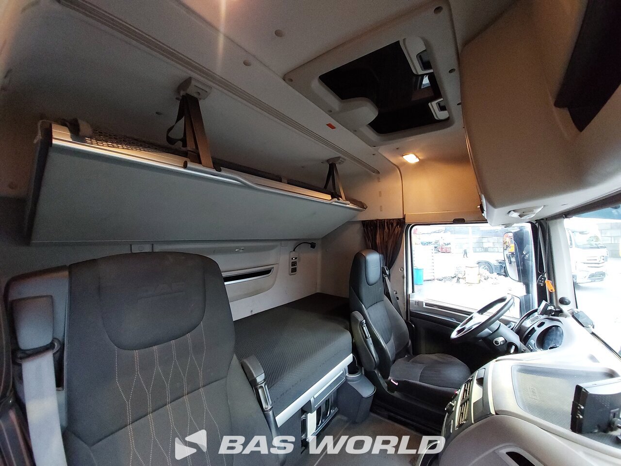 Other : DAF XF 530 شاحنة ذات خطاف