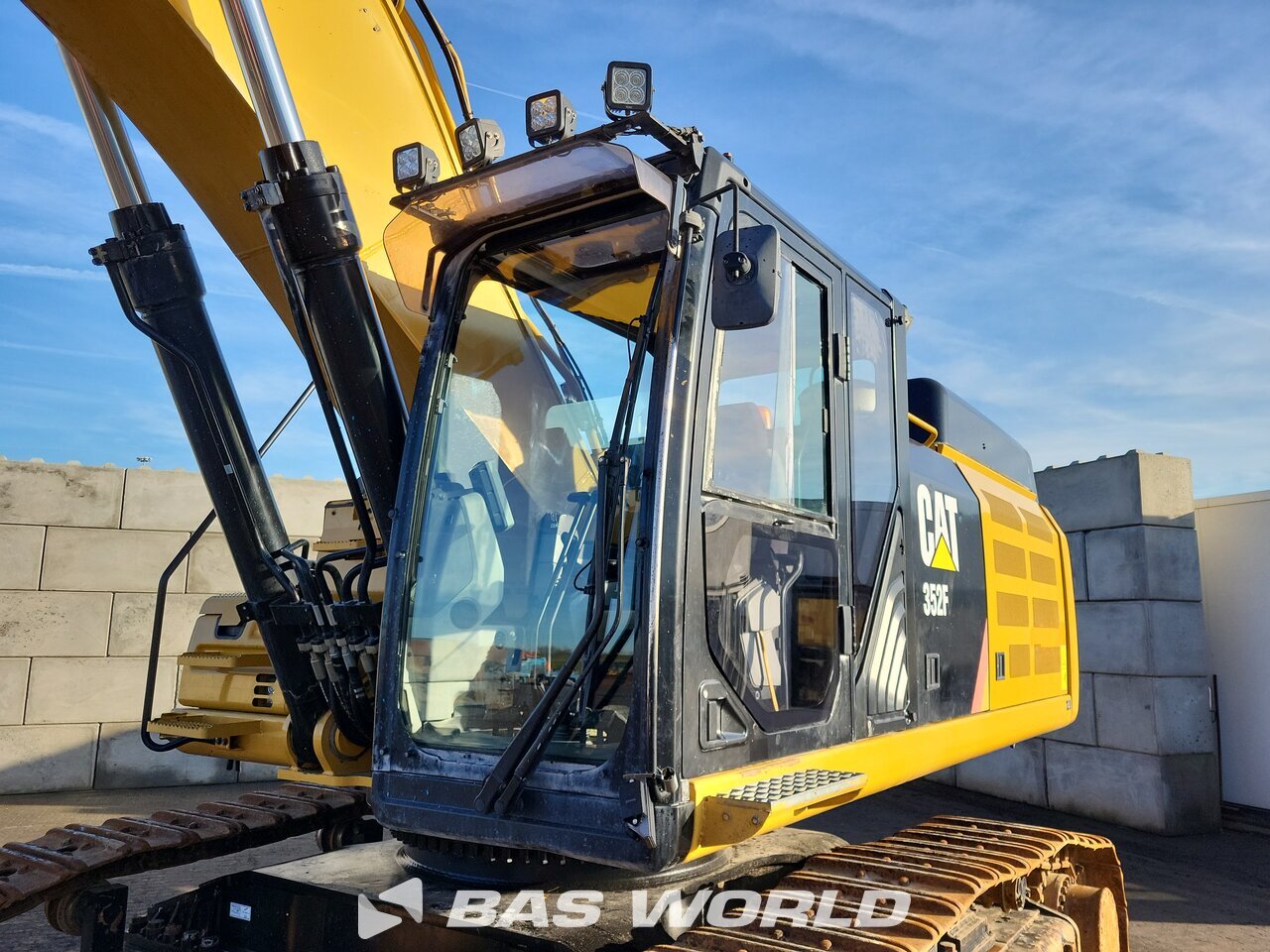 Other : Caterpillar 352 F Bageri gusjeničari