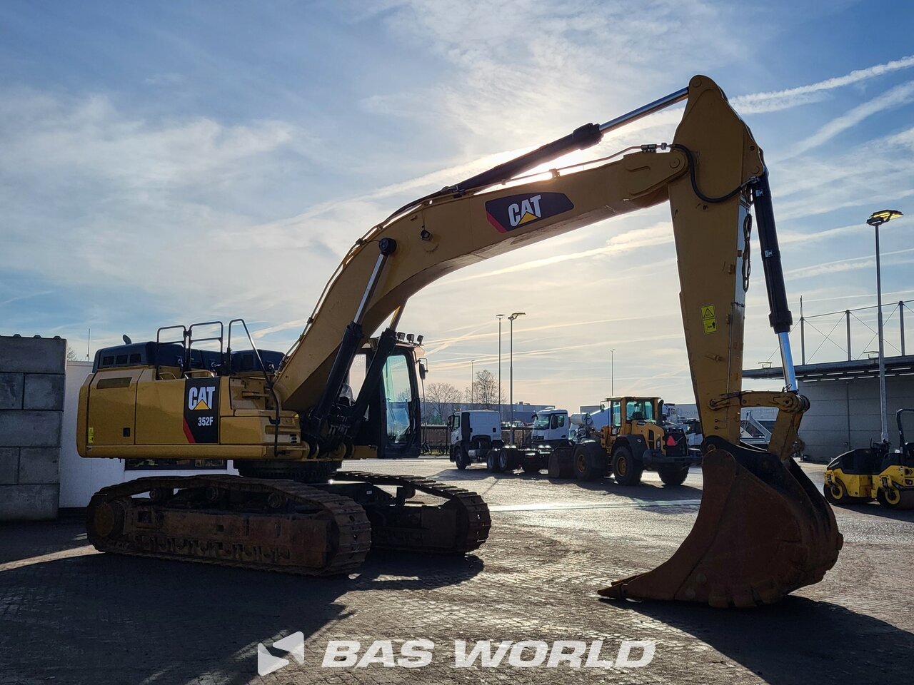 Other : Caterpillar 352 F Bageri gusjeničari