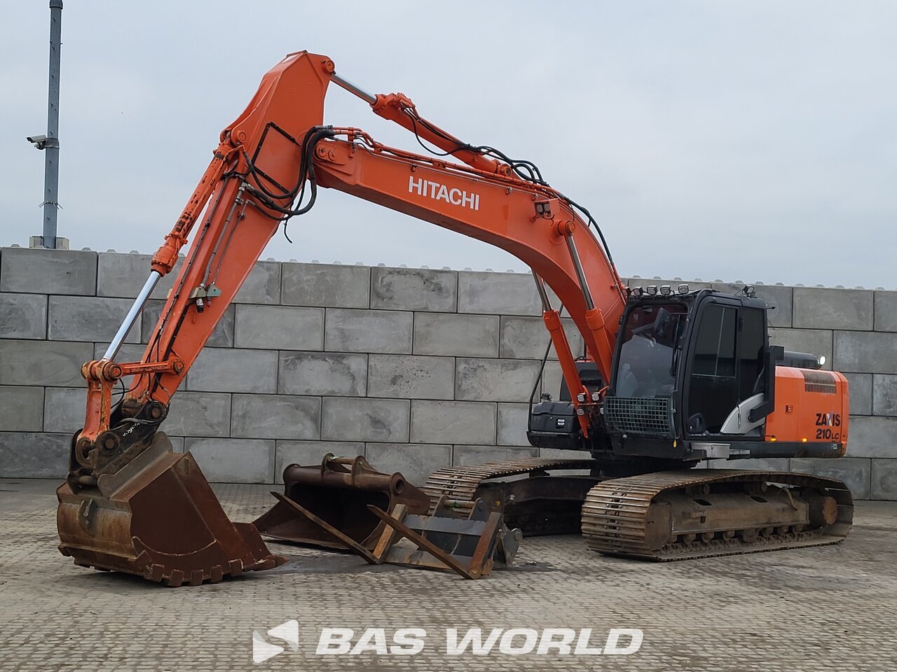 Hitachi ZX210 LC-5B Rupsgraafmachine - BAS World