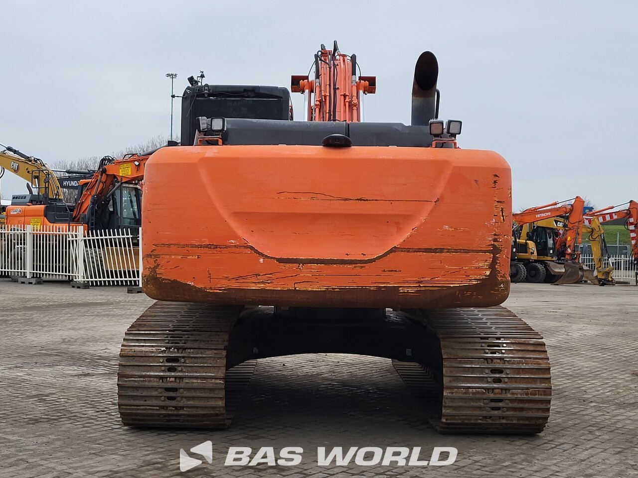 Hitachi ZX210 LC-5B Rupsgraafmachine - BAS World