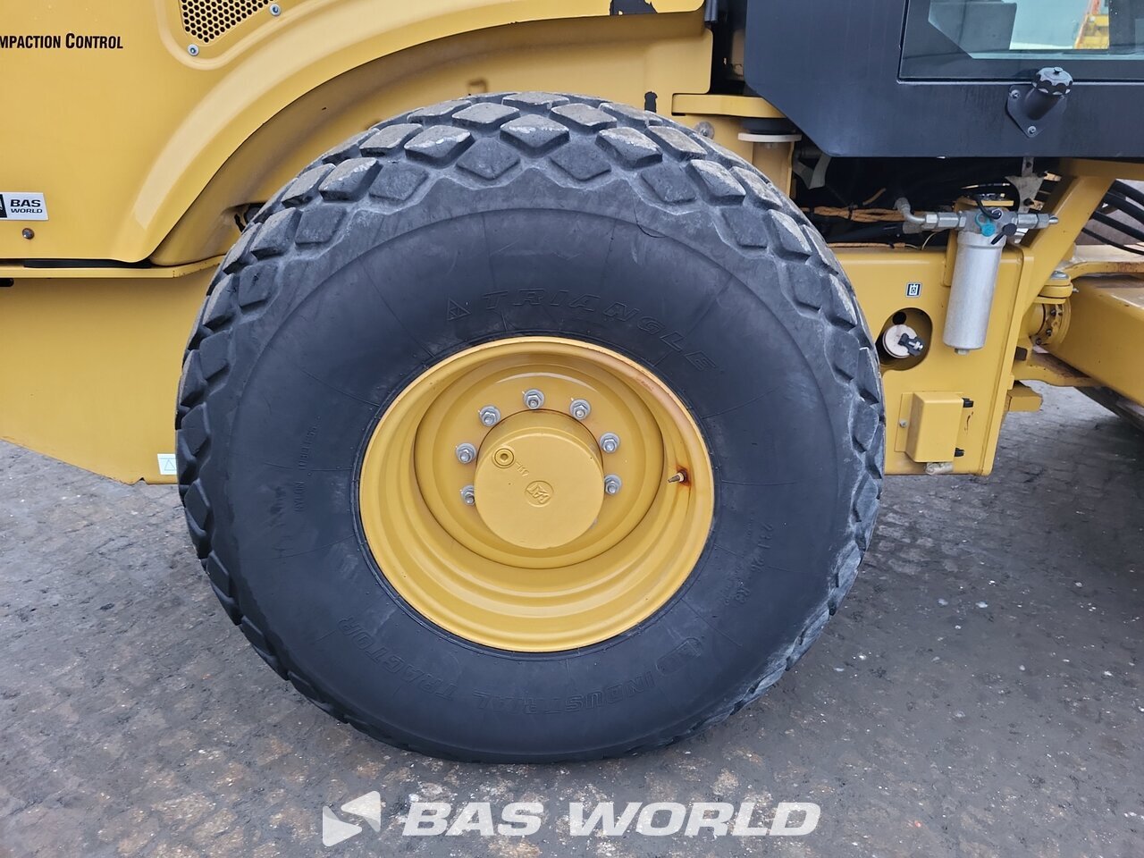 Other : Caterpillar CS66 B Single drum roller