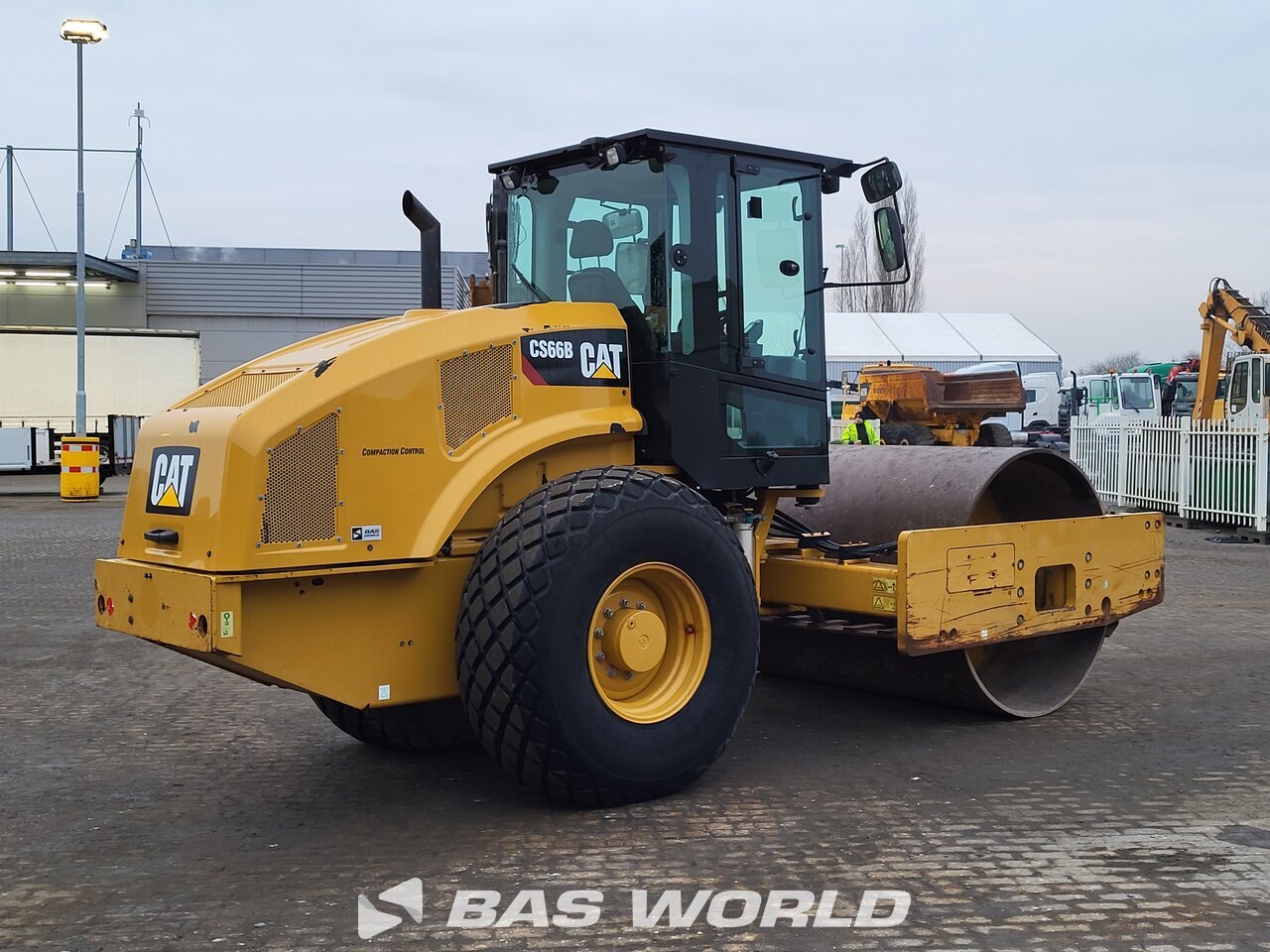 Other : Caterpillar CS66 B Single drum roller