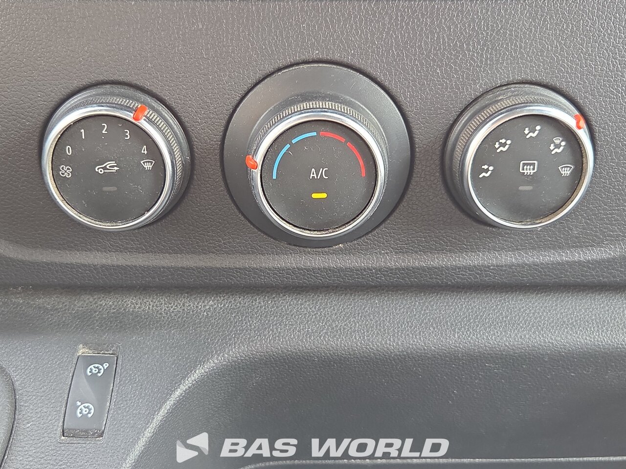 Other : Renault Master 135PK Closed box van