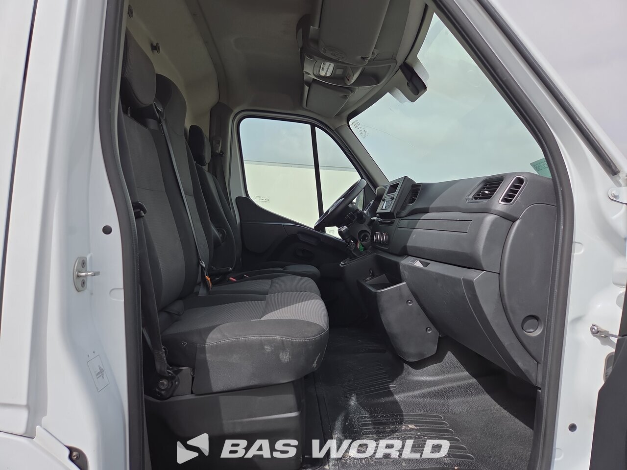 Other : Renault Master 135PK Closed box van
