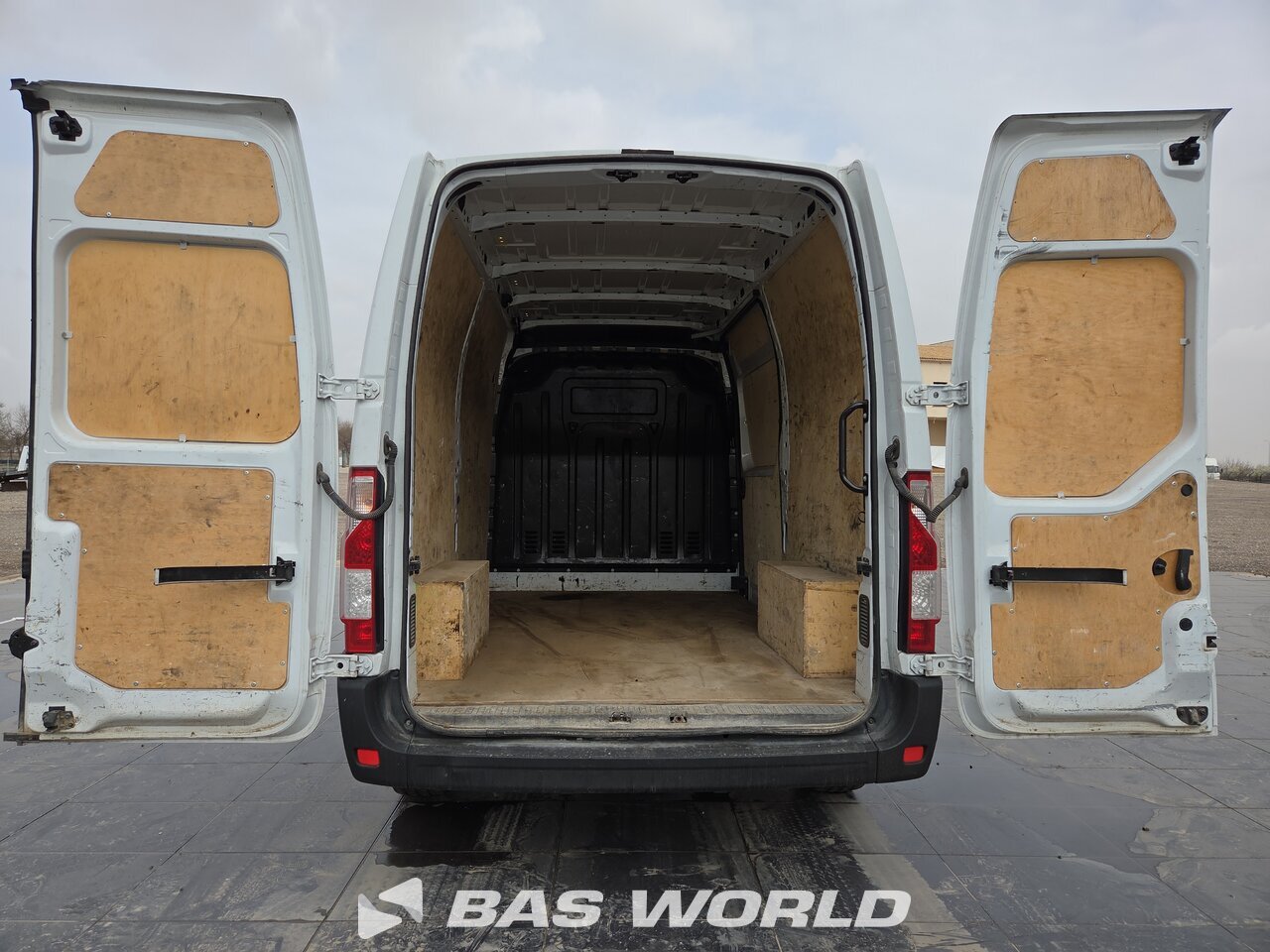 Other : Renault Master 135PK Closed box van