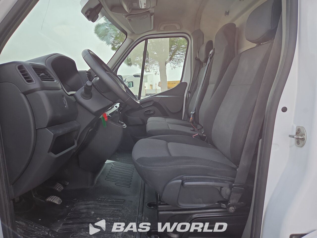 Other : Renault Master 135PK Closed box van