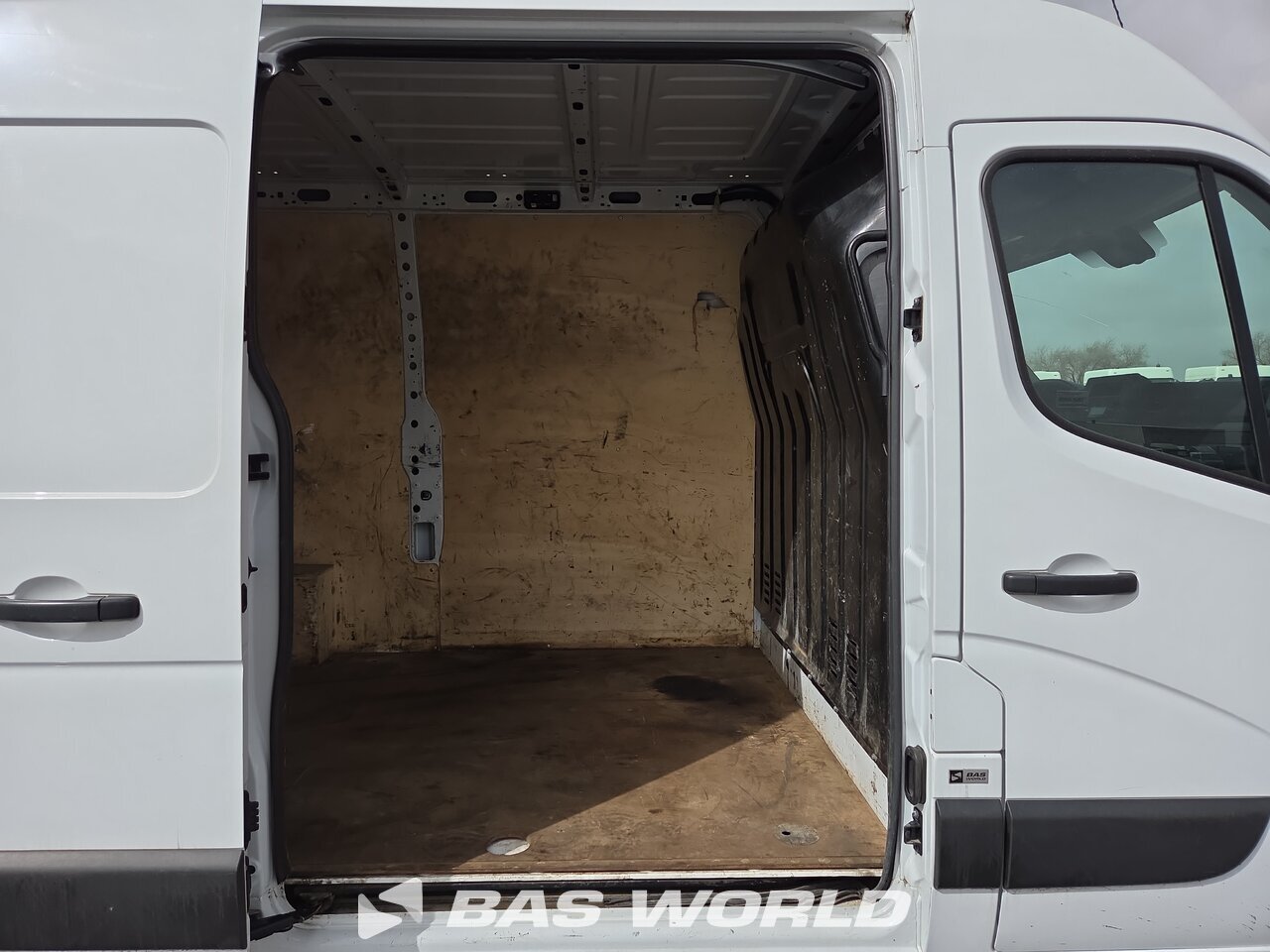 Other : Renault Master 135PK Closed box van