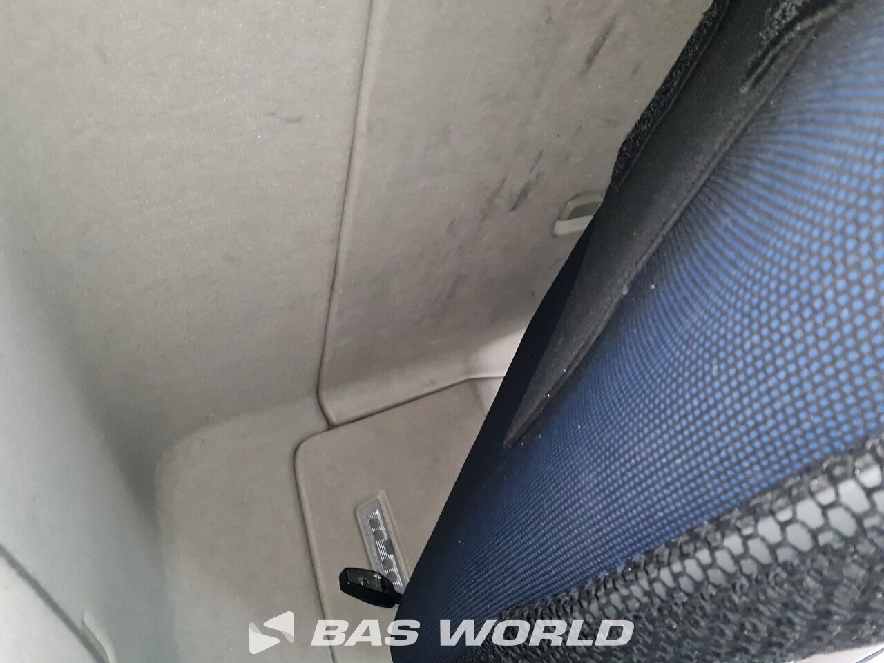 Other : شاحنة ومقطورة