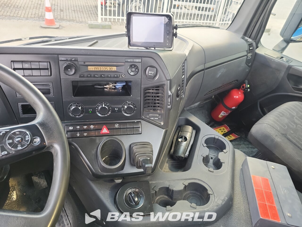 Other : Mercedes Arocs 3240 Camion malaxeur béton