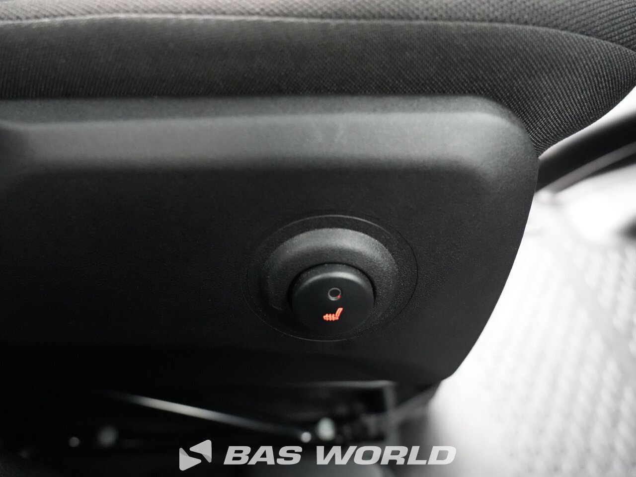 Other : Iveco Daily 35C21 Отворен