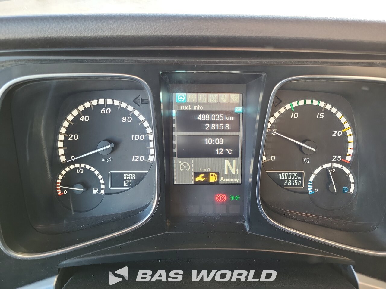 Other : Mercedes Actros 1824 شاحنة الجسم الصندوقي