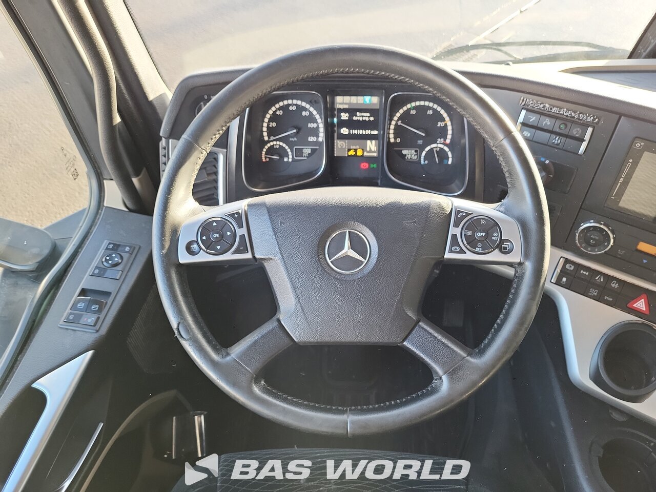 Other : Mercedes Actros 1824 شاحنة الجسم الصندوقي