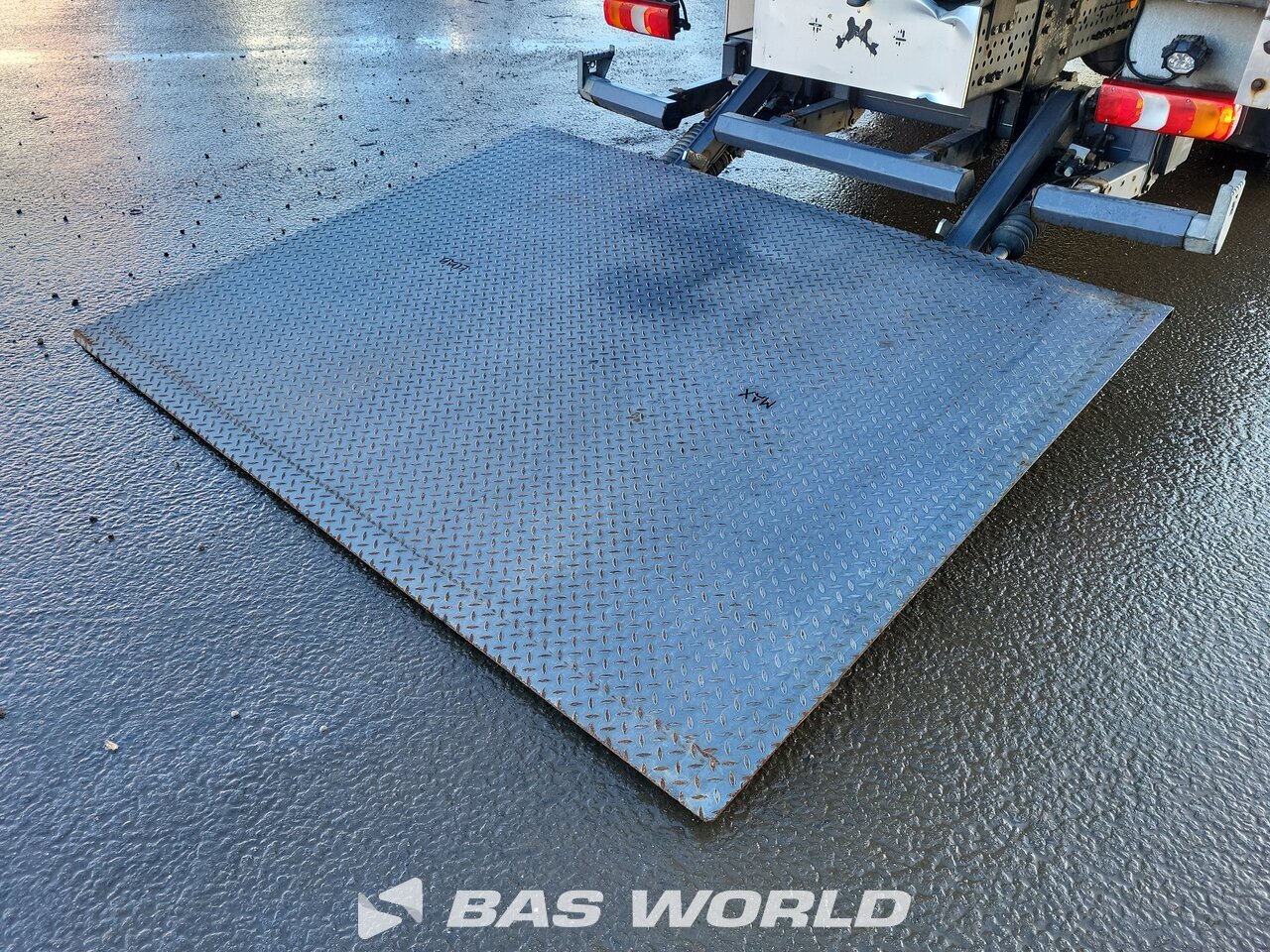 Other : Mercedes Actros 1824 شاحنة الجسم الصندوقي