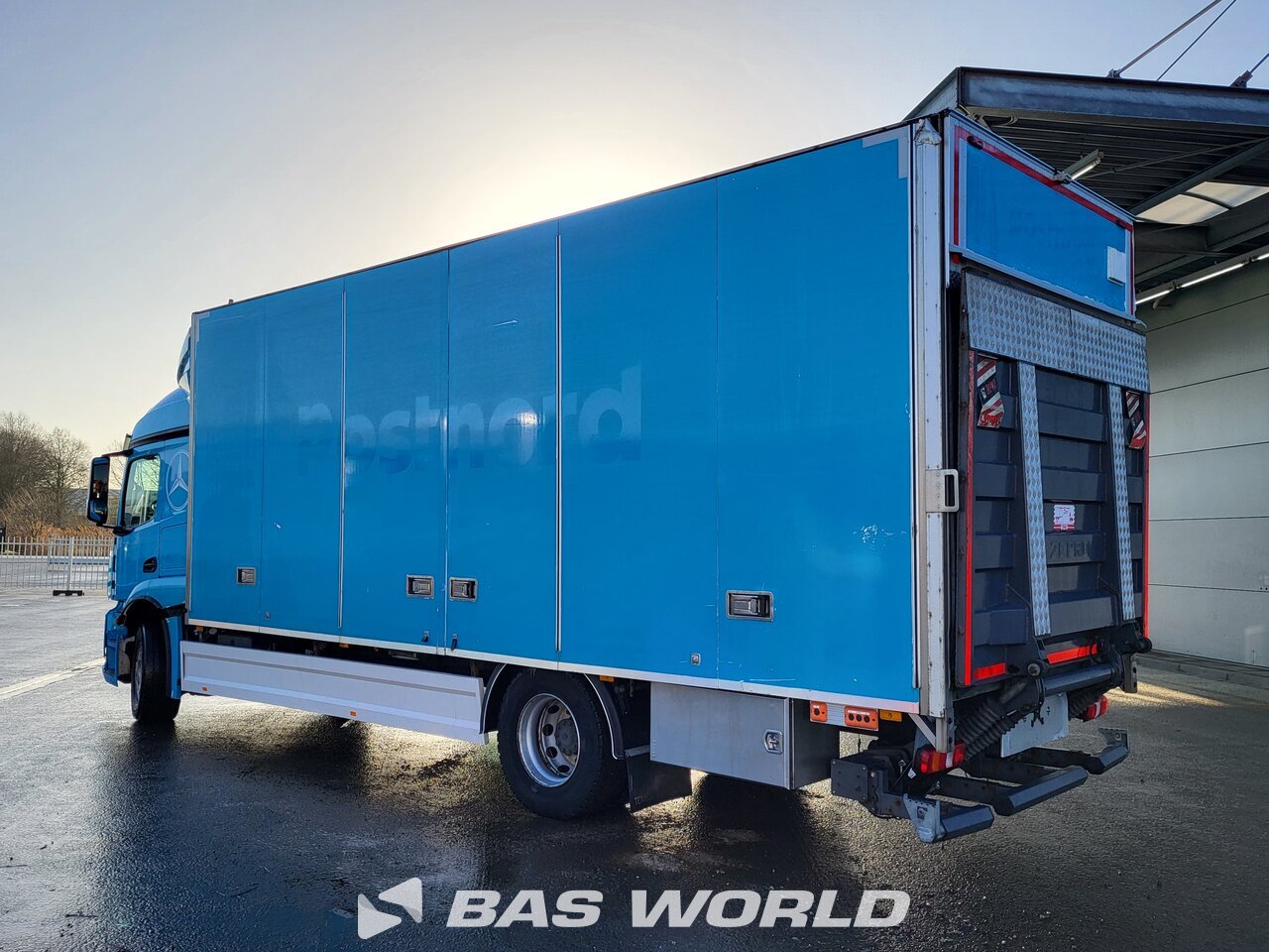 Other : Mercedes Actros 1824 شاحنة الجسم الصندوقي