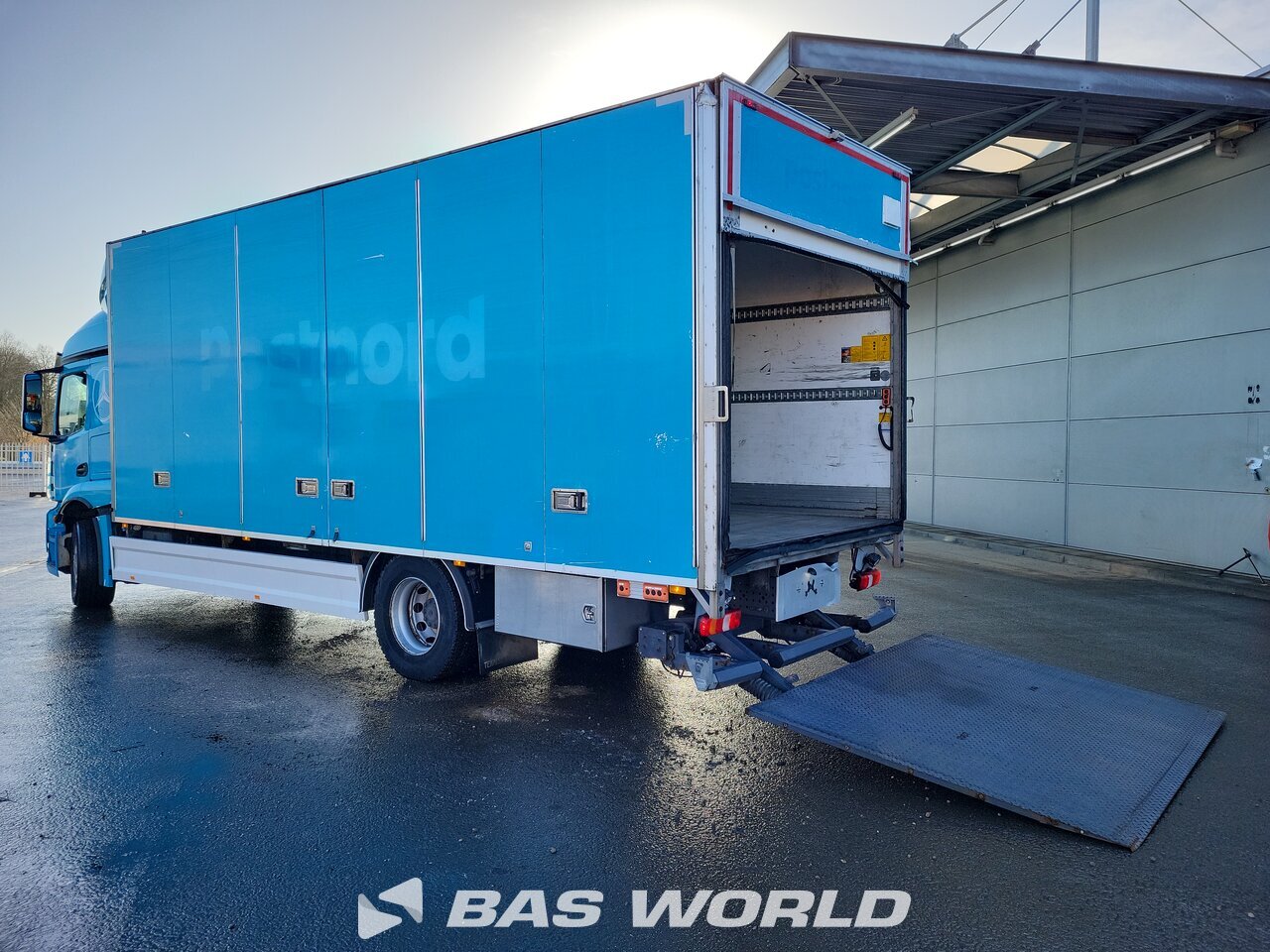 Other : Mercedes Actros 1824 شاحنة الجسم الصندوقي