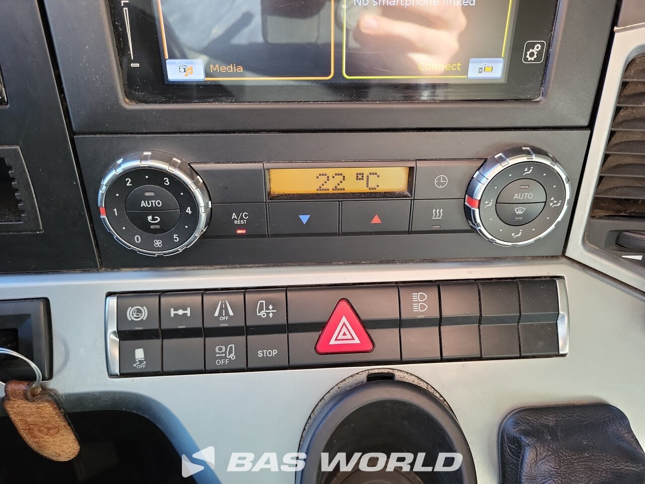 Other : Mercedes Actros 1824 شاحنة الجسم الصندوقي