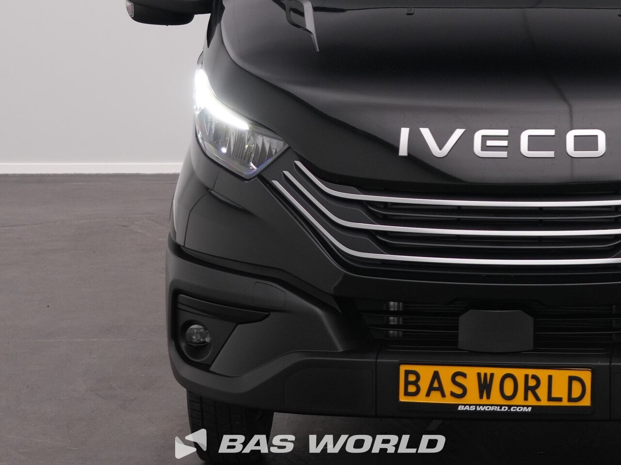 Other : Iveco Daily 35C21 Отворен