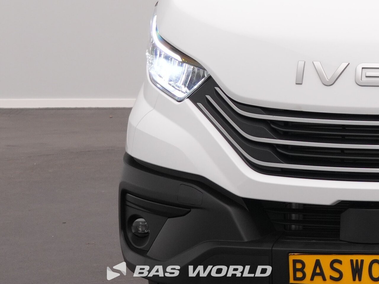 Other : Iveco Daily 35C21 Затворен ван