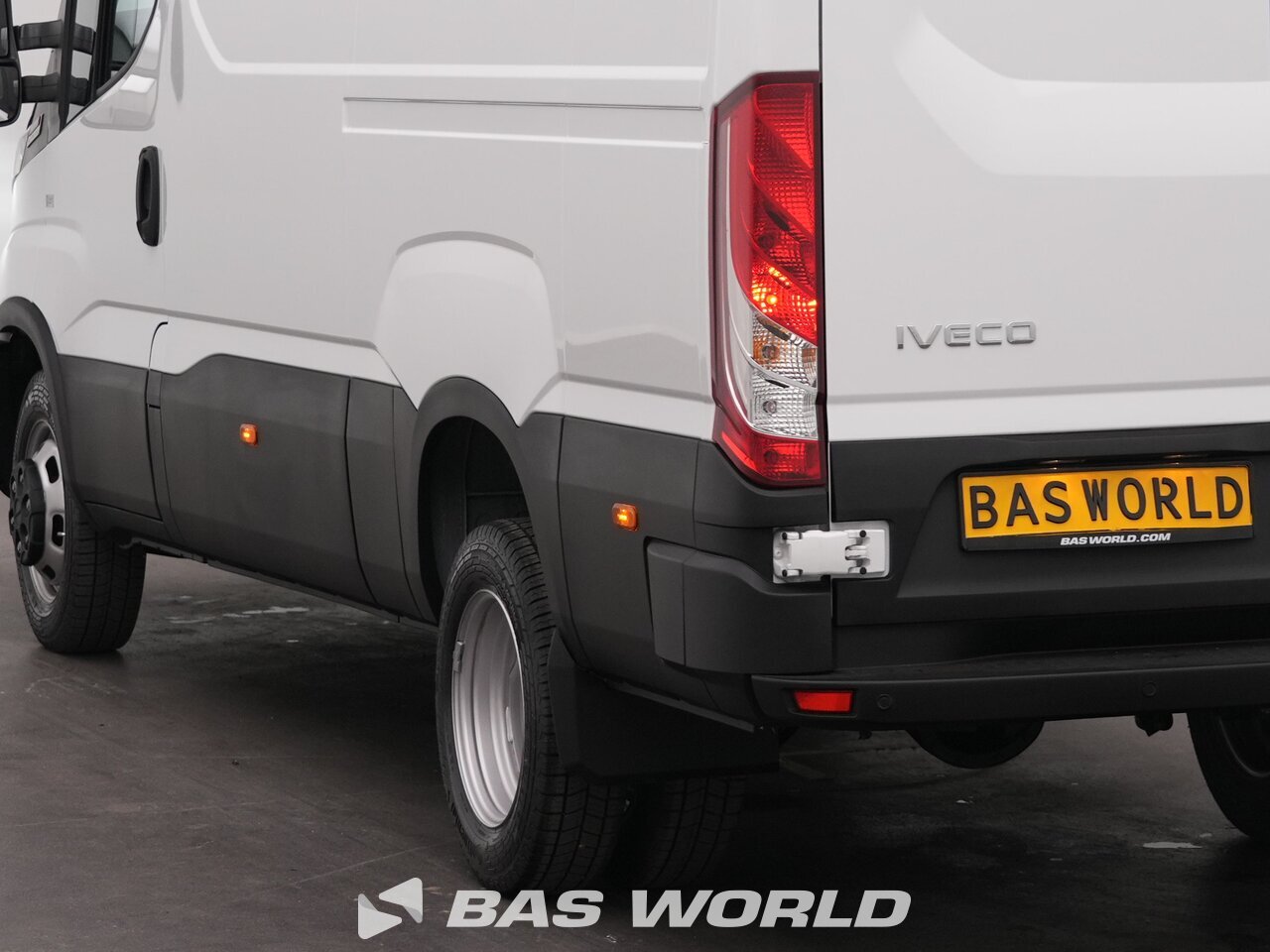 Other : Iveco Daily 35C21 Затворен ван