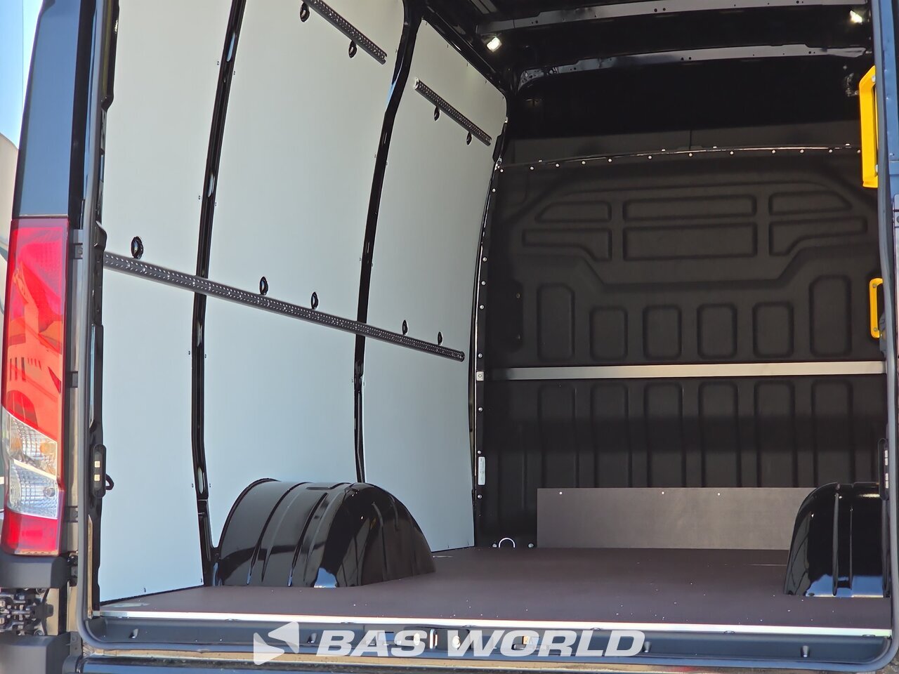 Other : Iveco Daily 35C21 Duba închisă