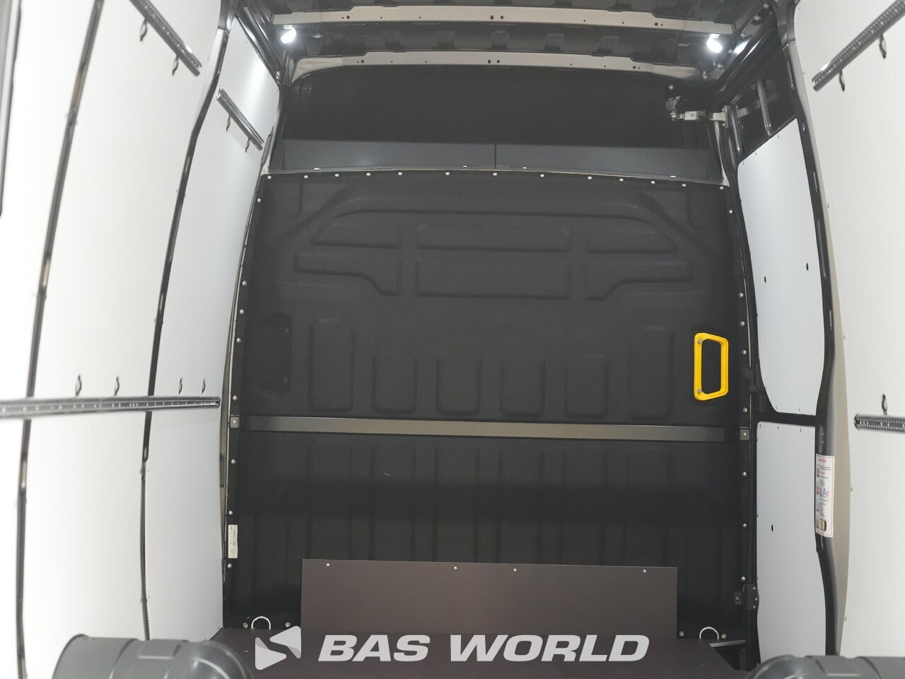 Other : Iveco Daily 35C21 Затворен ван