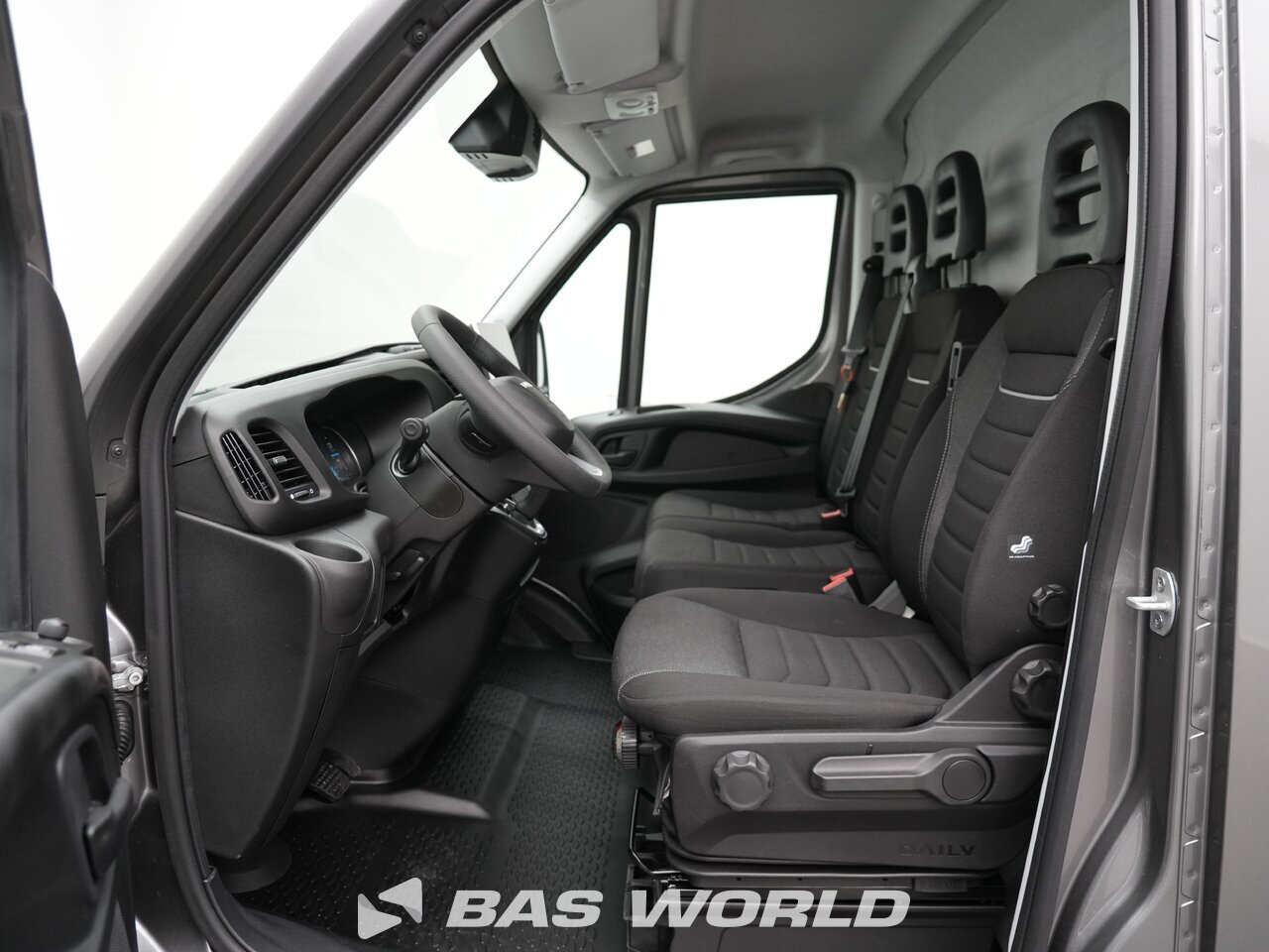 Other : Iveco Daily 35C21 Затворен ван