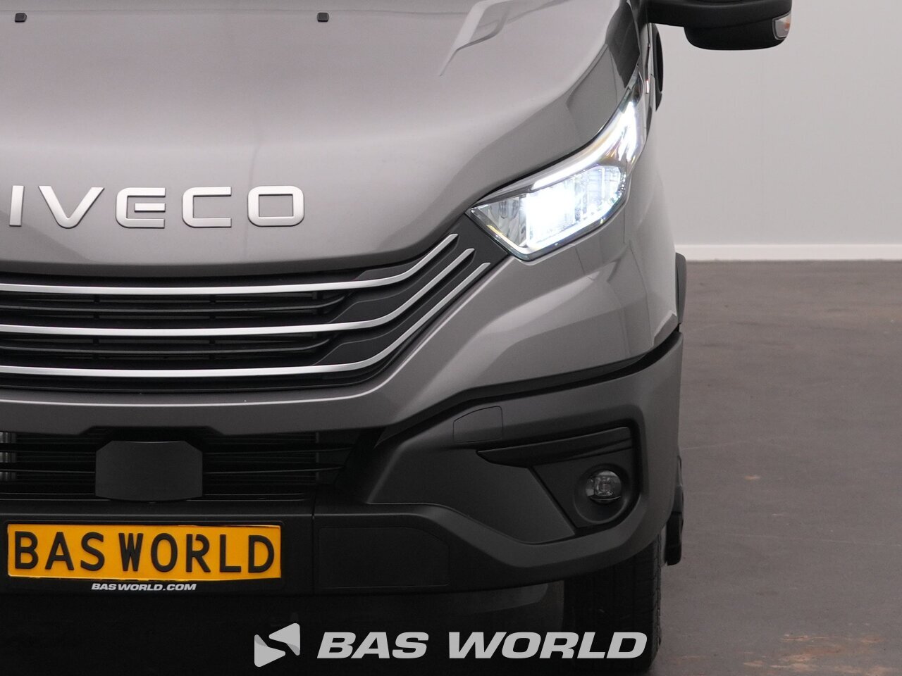 Other : Iveco Daily 35C21 Затворен ван