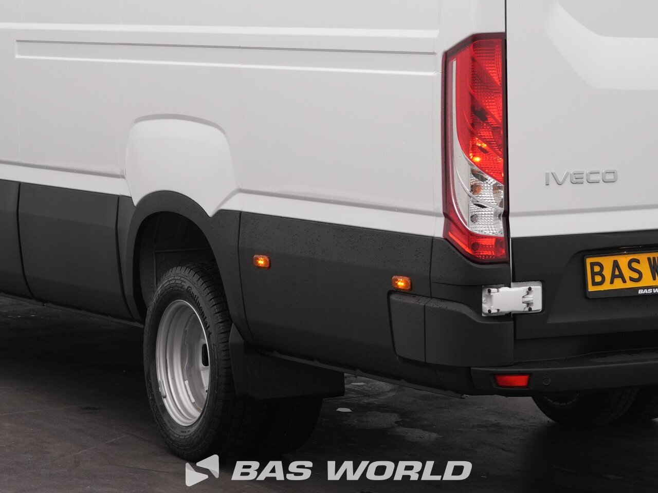 Other : Iveco Daily 35C21 Затворен ван