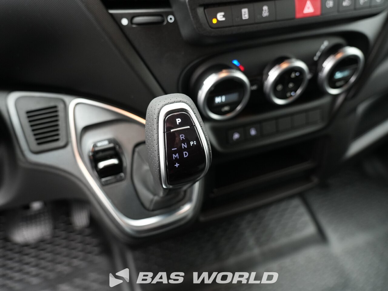 Other : Iveco Daily 35S18 Затворен ван