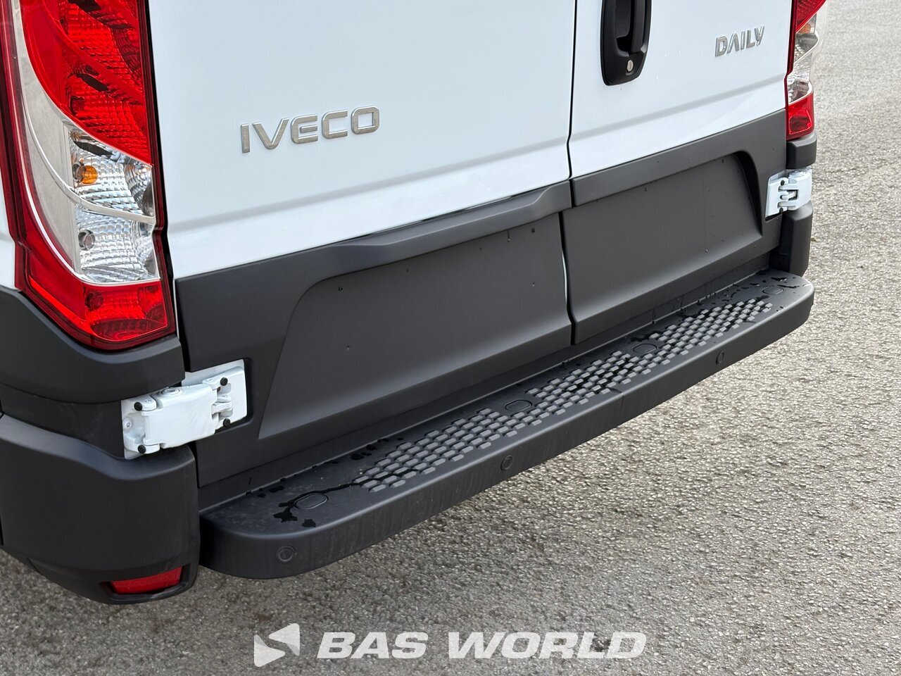 Other : Iveco Daily 35S18 Затворен ван