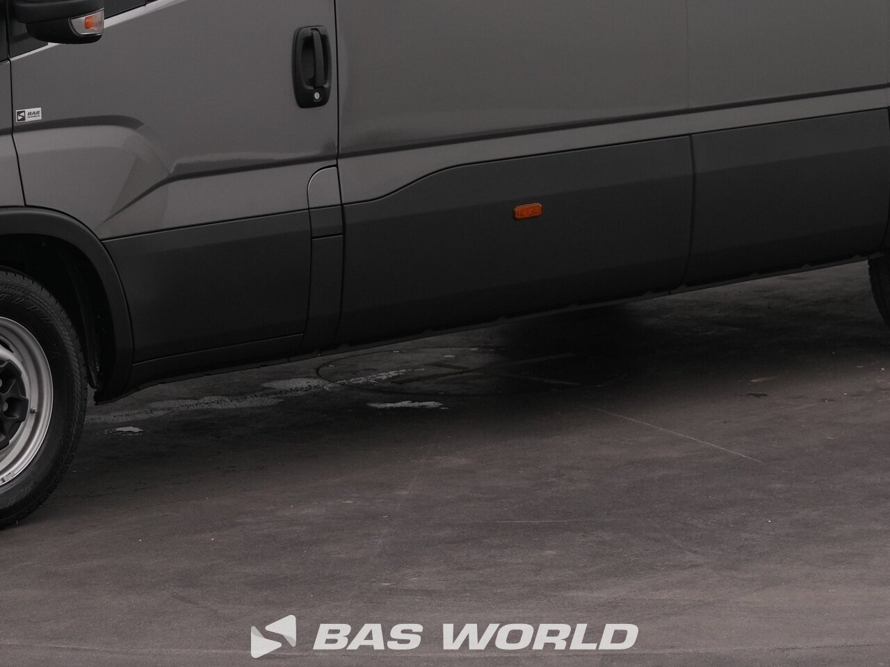 Other : Iveco Daily 35S18 شاحنة خفيفة بصندوق مغلق