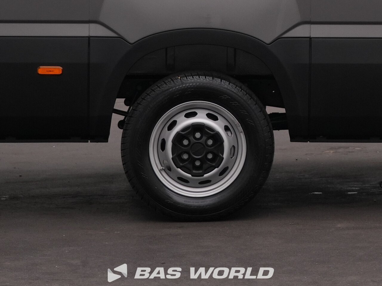Other : Iveco Daily 35S18 شاحنة خفيفة بصندوق مغلق