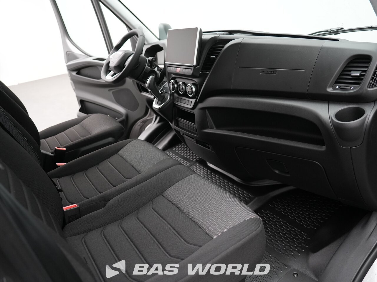 Other : Iveco Daily 35S18 شاحنة خفيفة بصندوق مغلق