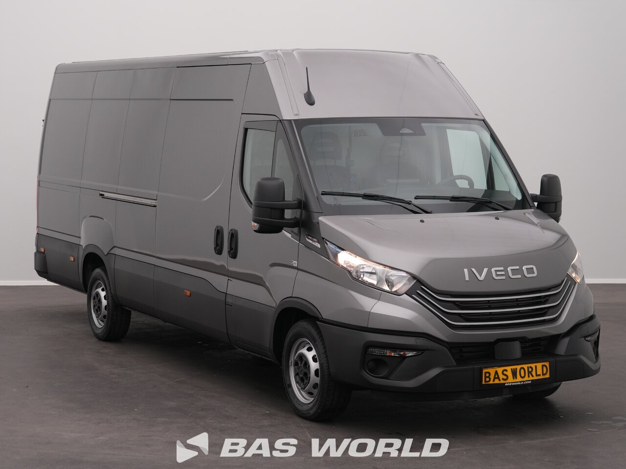 Other : Iveco Daily 35S18 شاحنة خفيفة بصندوق مغلق