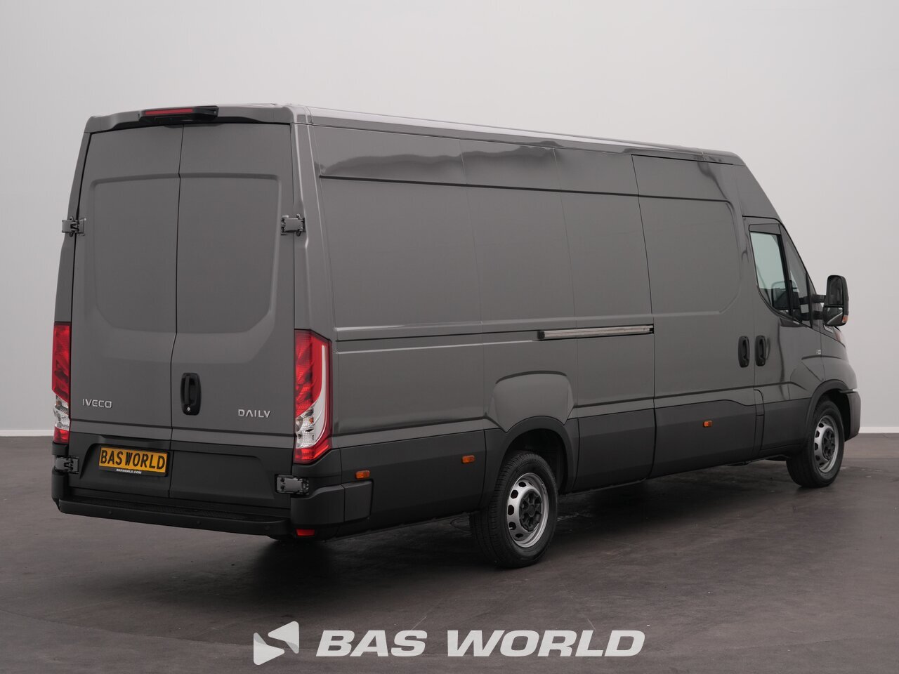 Other : Iveco Daily 35S18 شاحنة خفيفة بصندوق مغلق