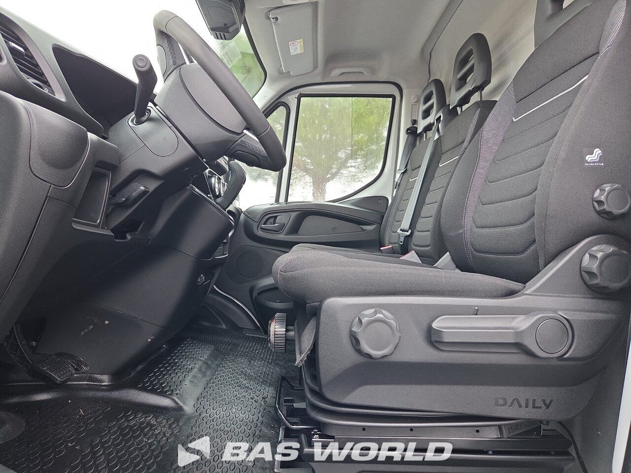 Other : Iveco Daily 35S18 Затворен ван