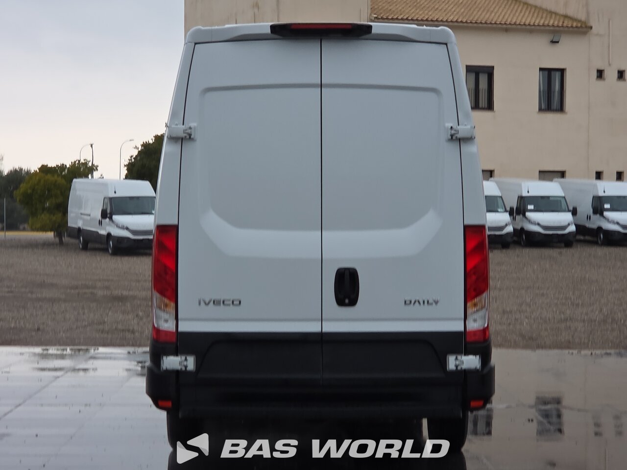 Other : Iveco Daily 35S18 Затворен ван