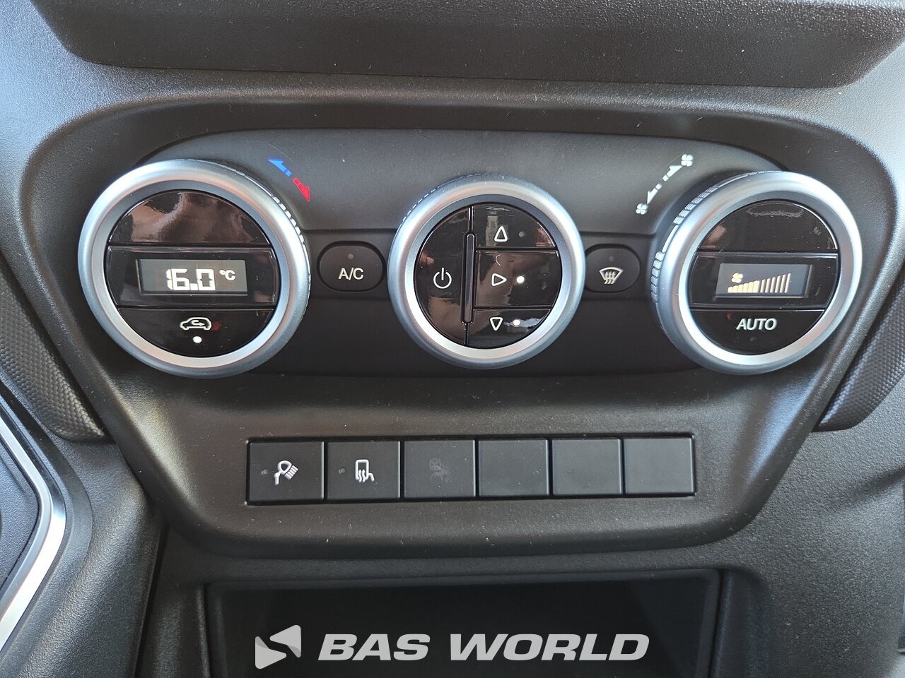 Other : Iveco Daily 35S18 Затворен ван